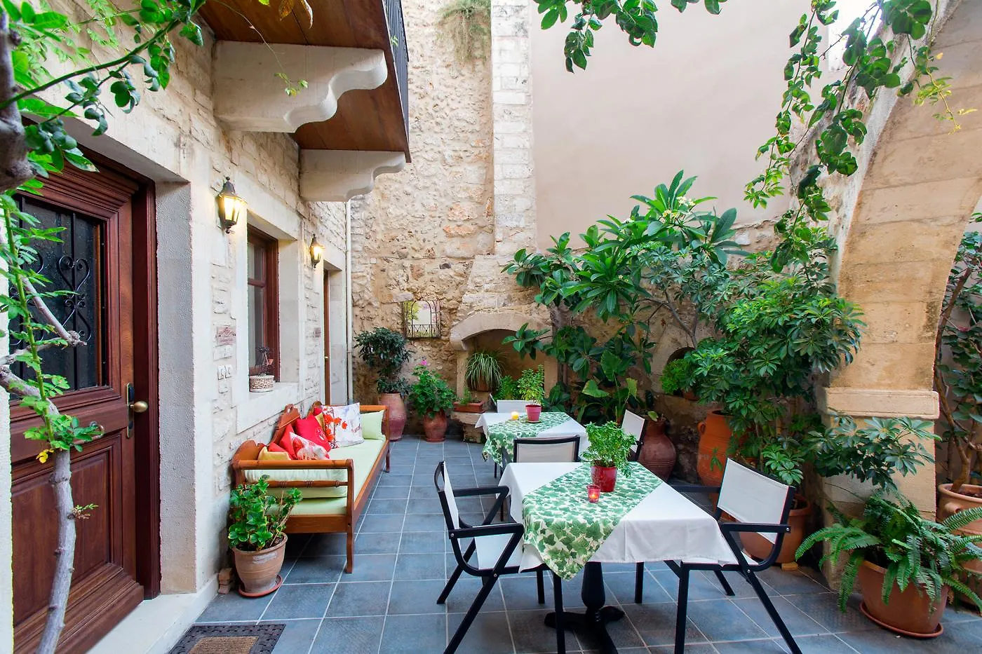 Casa Moazzo Suites And Apartments Rethymno  Hotel Rethymno (Crete)