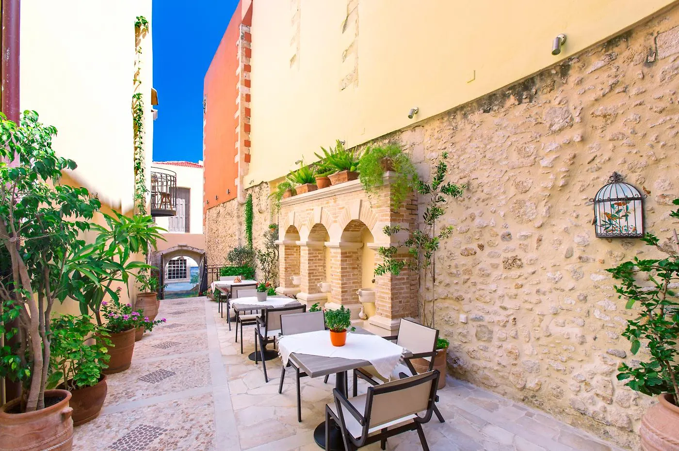Casa Moazzo Suites And Apartments Rethymno  Rethymno (Crete)
