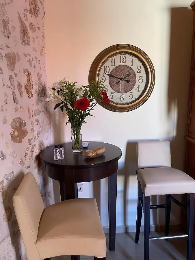 Отель Casa Moazzo Suites And Apartments Ретимно